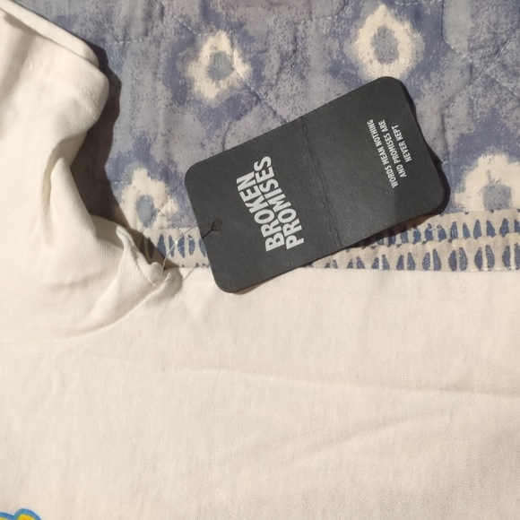 Men's Graphic Tshirt Broken Promises - Picture 5 of 7